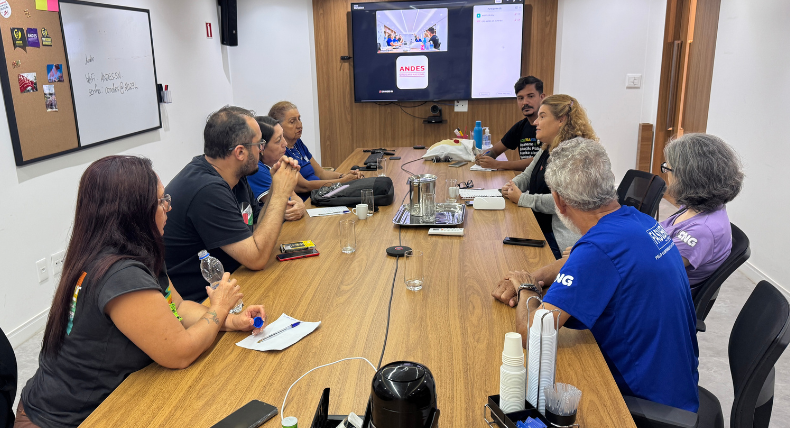 Entidades da Educação trocam informes em reunião semanal