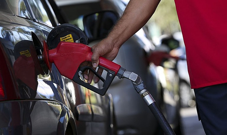 Governo estuda ampliar mistura de etanol na gasolina para 32%