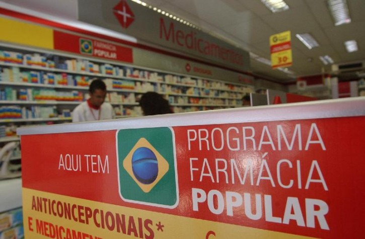 No governo Lula, Farmácia Popular triplicou recursos; Bolsonaro propôs corte de 59%