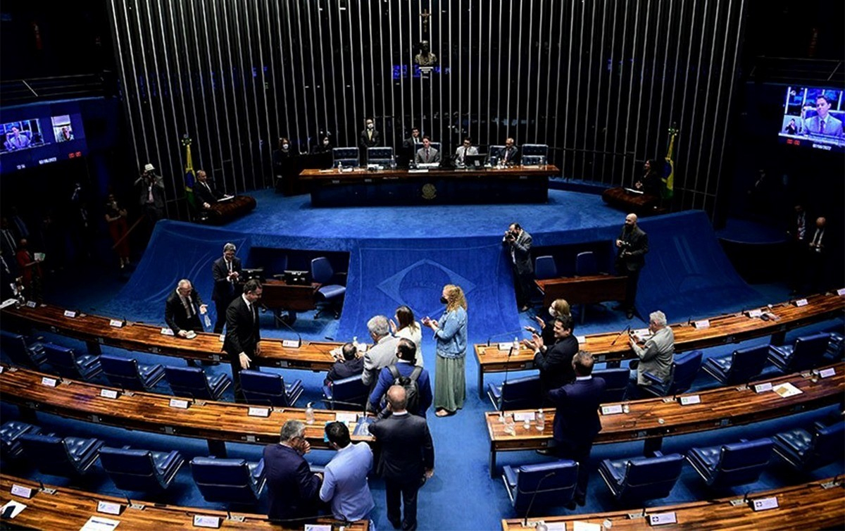 Senado aprova pauta-bomba com impacto de até R$ 27 bi
