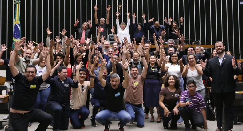 SINASEFE marcou presença em Sessão Solene da Câmara que homenageou a Língua Brasileira de Sinais